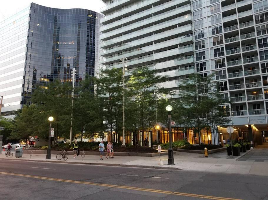 Cn Lovers Toronto Kültér fotó